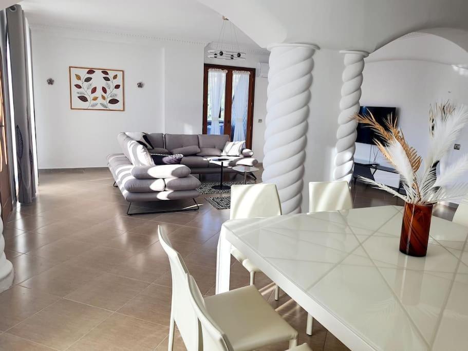 شقة Magnolia Luxury Penthouse بيرات المظهر الخارجي الصورة