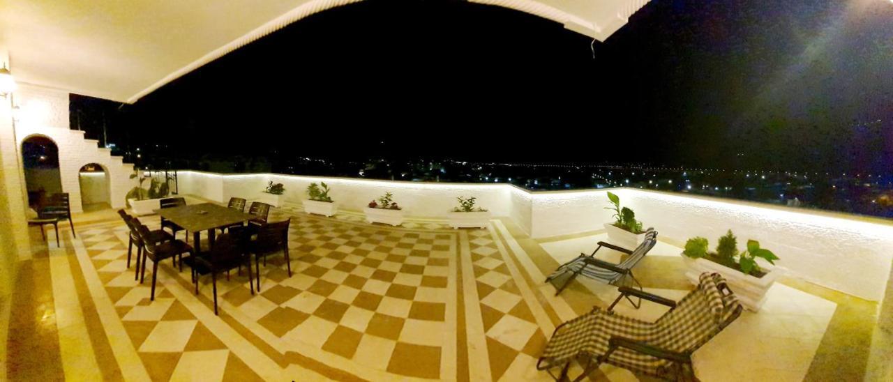 شقة Magnolia Luxury Penthouse بيرات المظهر الخارجي الصورة